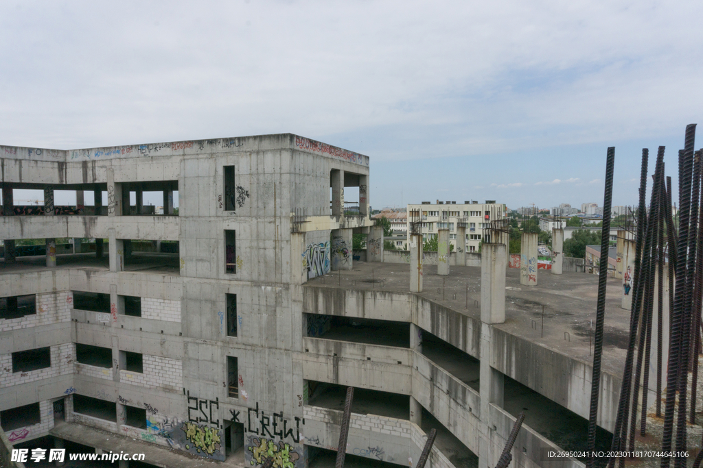 废弃建筑
