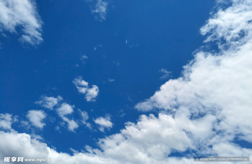 蓝天白云 