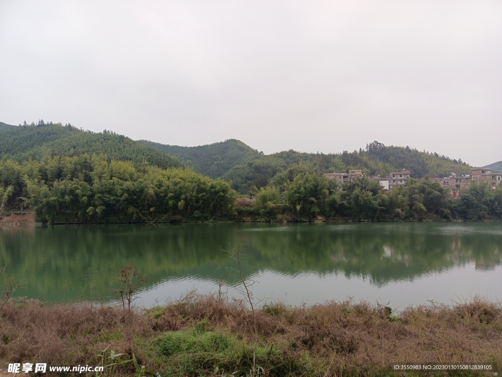 绿水 青山