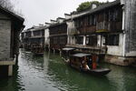 乌镇摇橹船 