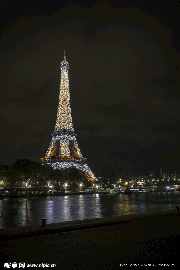 埃菲尔铁塔