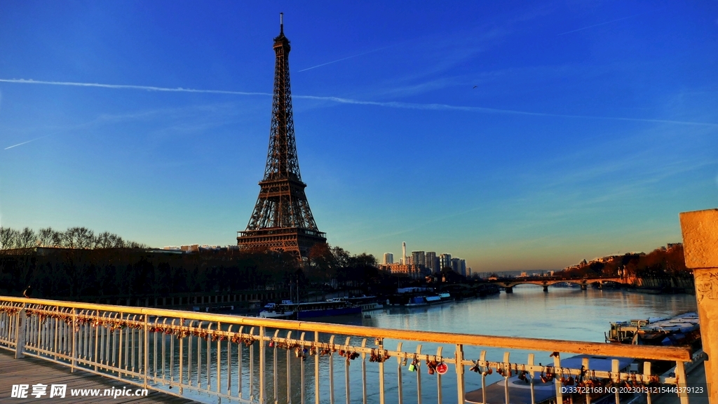 埃菲尔铁塔