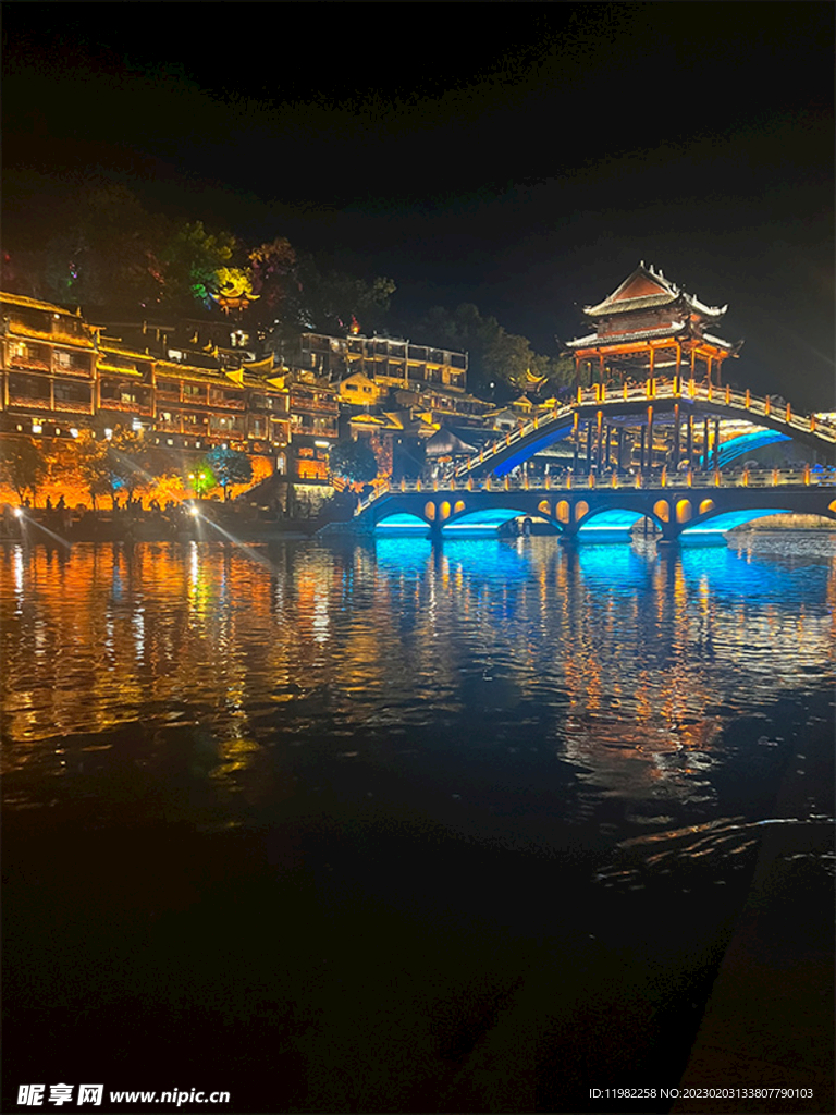 凤凰古城夜景