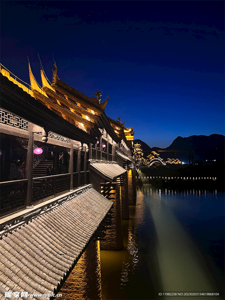 黔江风雨廊桥景区