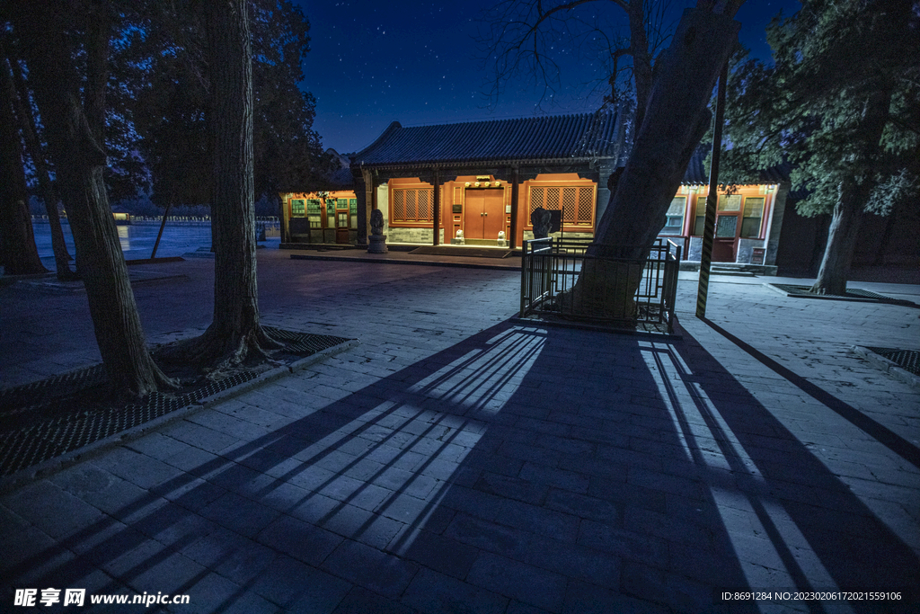 颐和园玉兰堂夜景