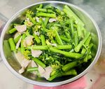 肉片炒花心菜