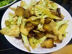 熏肉炒白椰菜