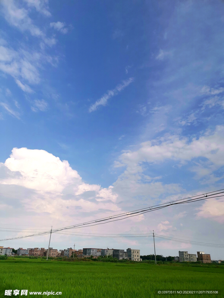 天空白云