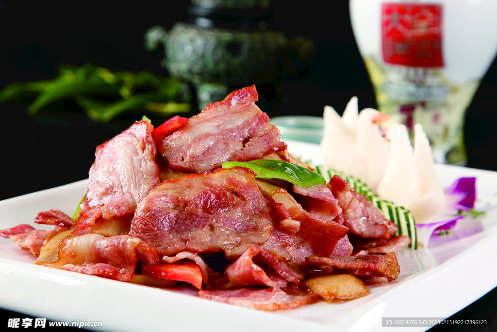 鲍鱼菇炒烟肉