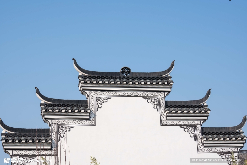 青瓦白墙徽派建筑景观