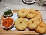 西安美食油饼夹咸菜