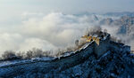 航拍雪后长城