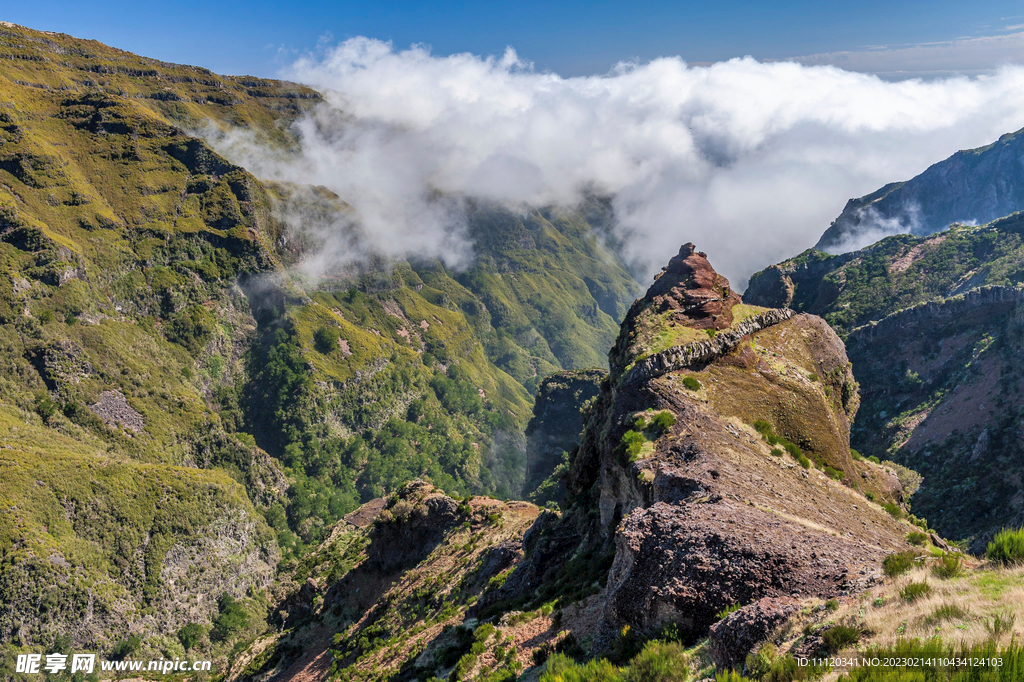 马德拉岛云海群山风光摄影