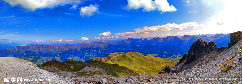 连绵起伏群山风光全景摄影