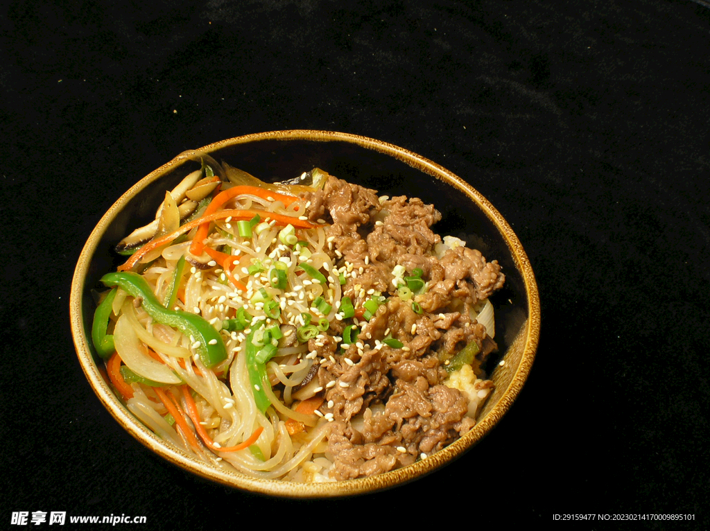牛肉盖饭