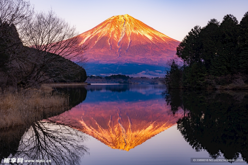 日照金山