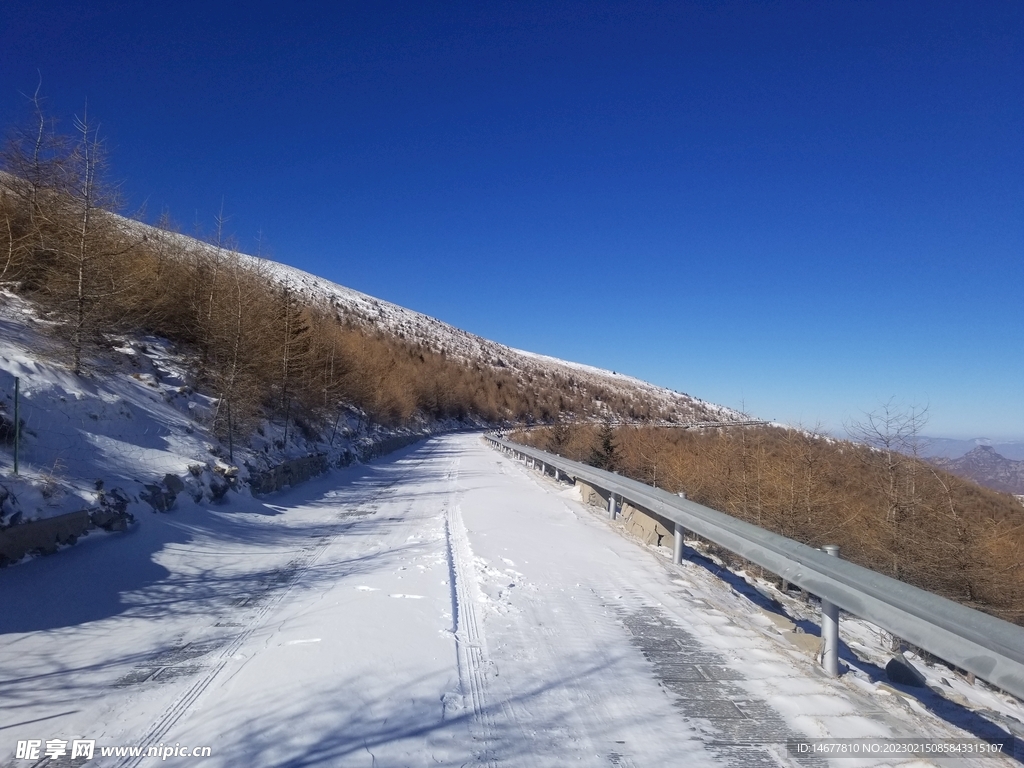 冬日五台山北台道路