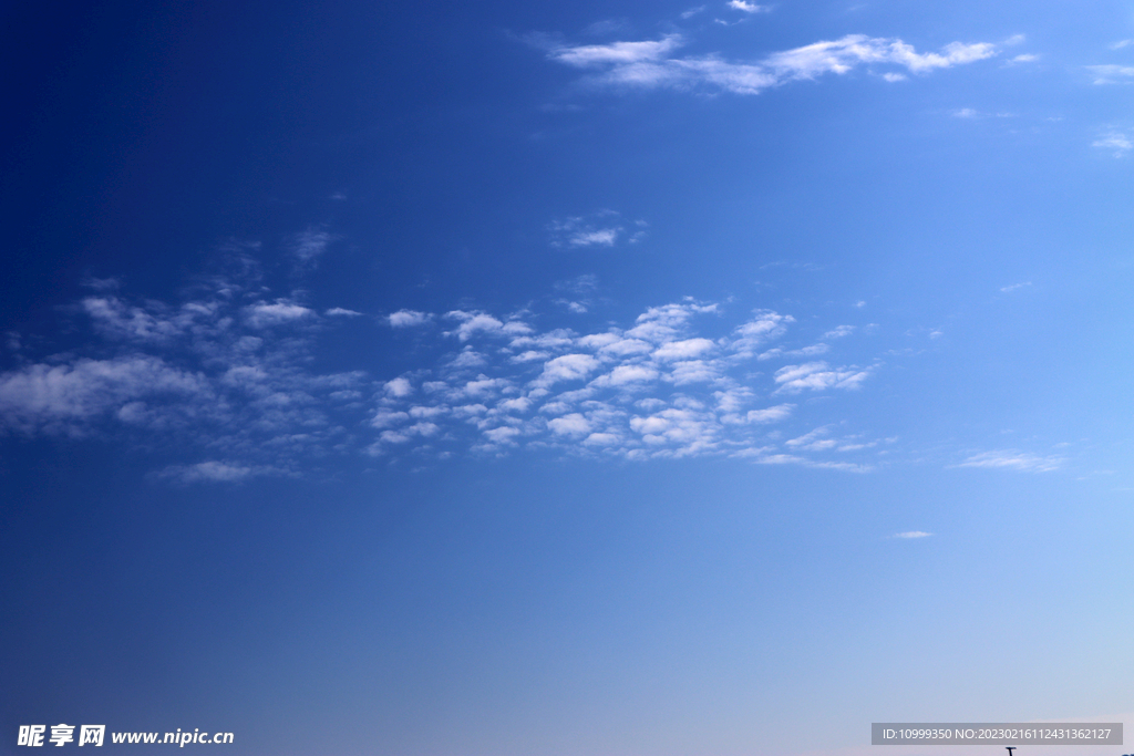蓝天白云