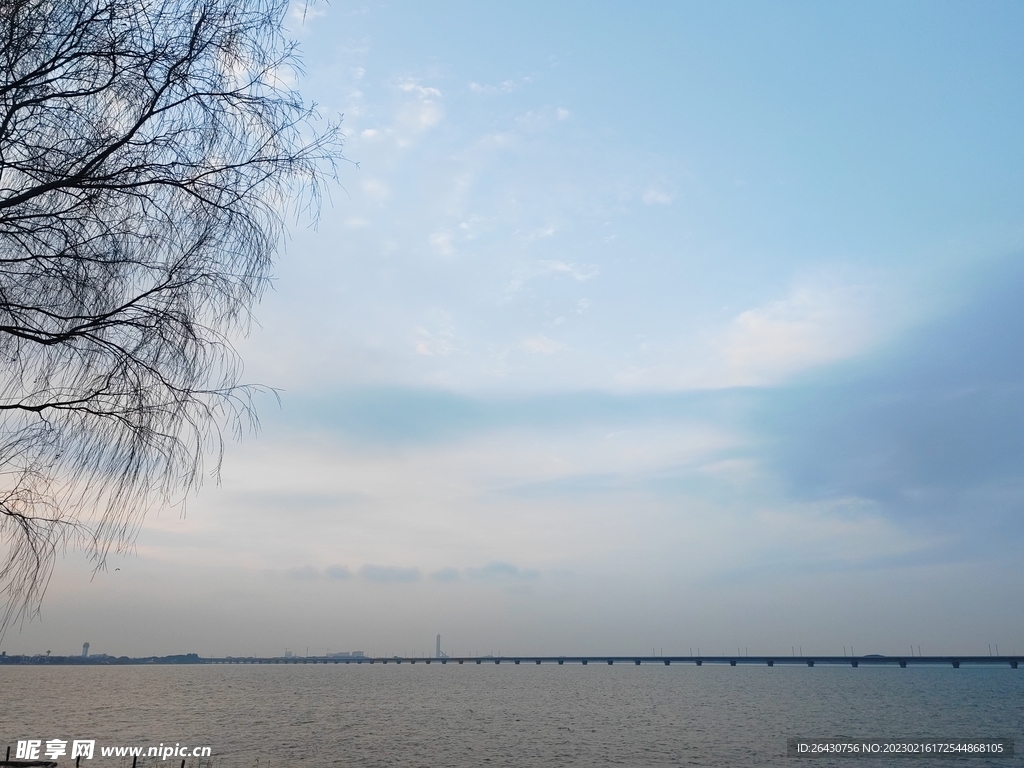 跨湖大桥远景