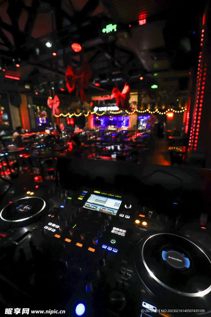 酒吧DJ台