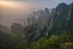 山间奇石怪峰自然风光