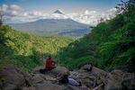 鸟瞰视角天空白云大山