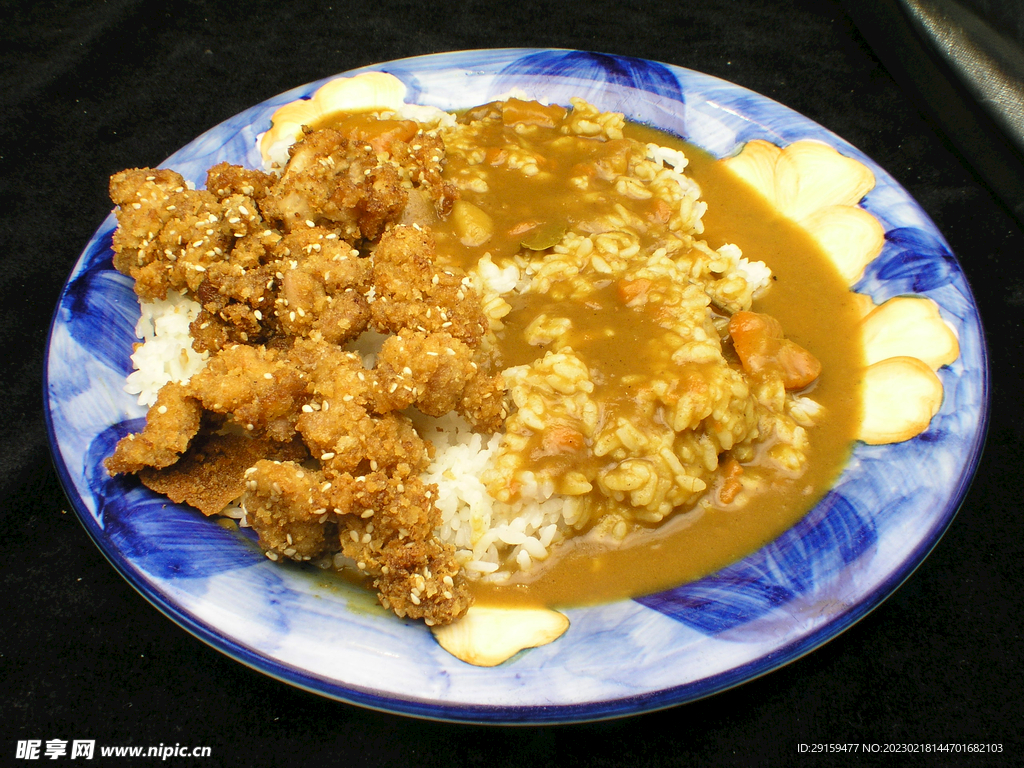 炸鸡肉咖喱饭