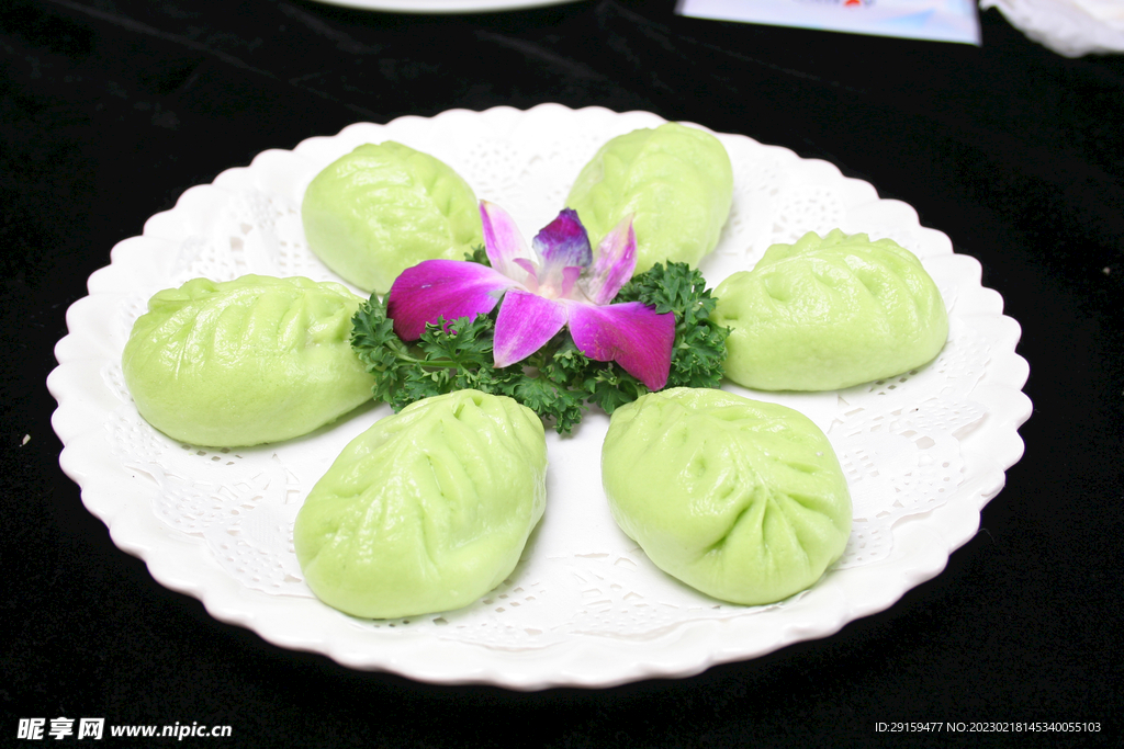 菜汁煎包
