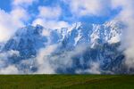 冬季巍峨阿尔卑斯山雪山风光图片