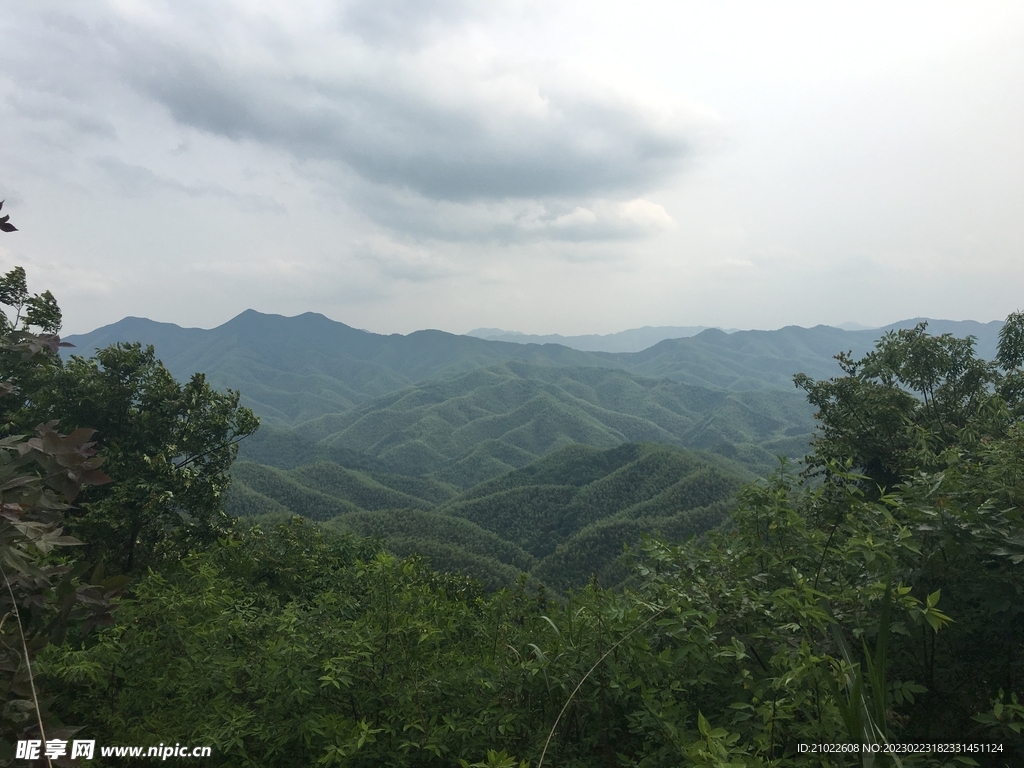 远山山峦