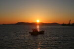 海边渔船夕阳落日