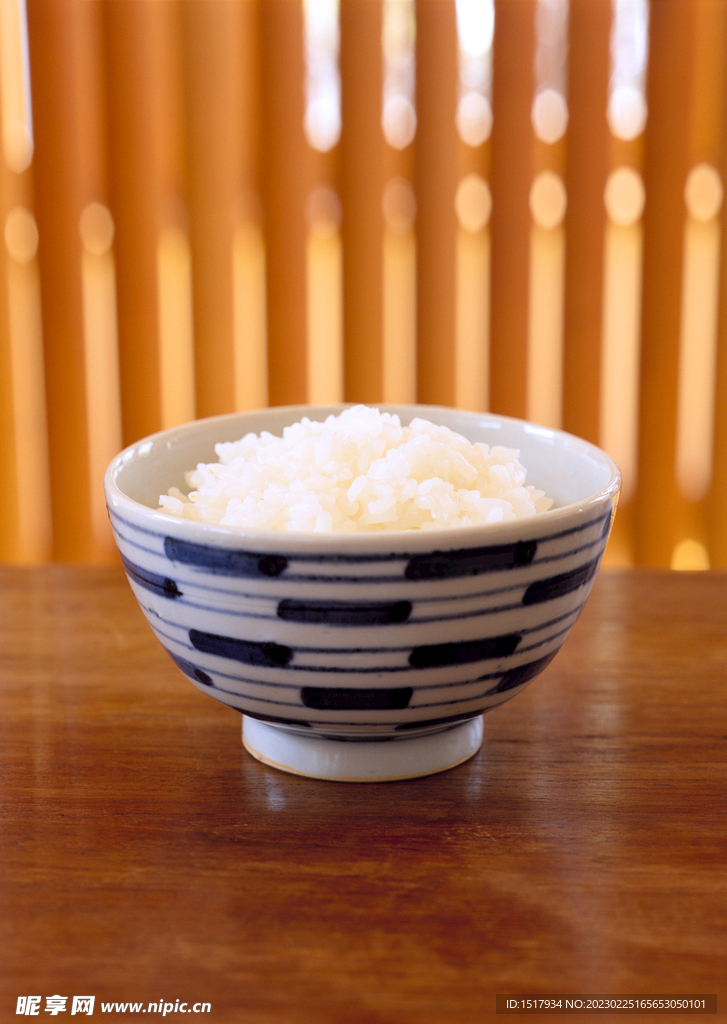 居家餐桌美食一碗米饭