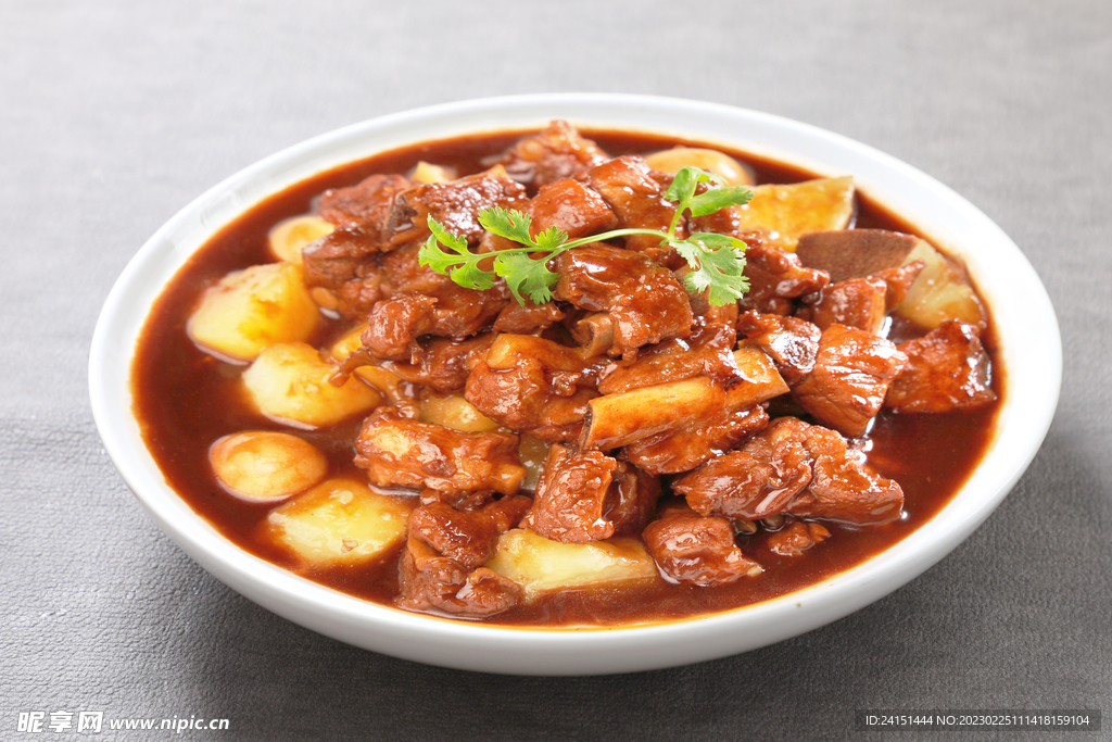 土豆炖排骨