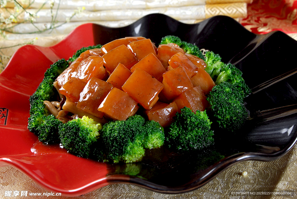 茶树菇焖肉