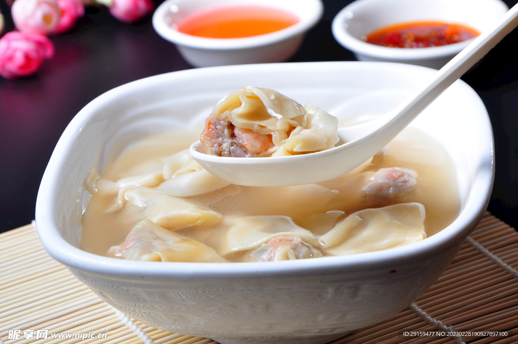 馄饨 