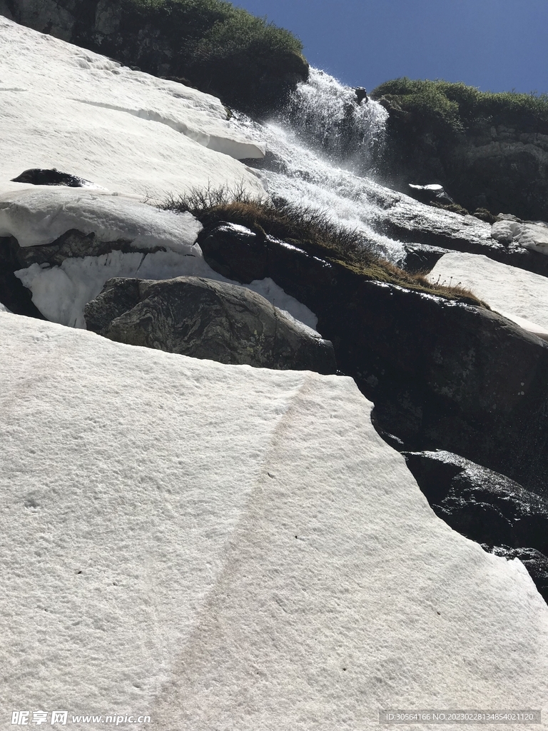 冬季雪地河流