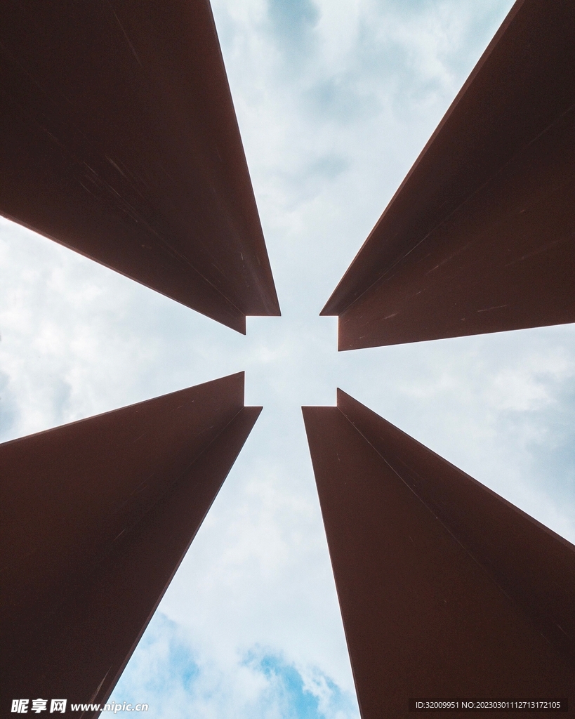 仰视天空建筑         
