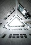仰视天空建筑         