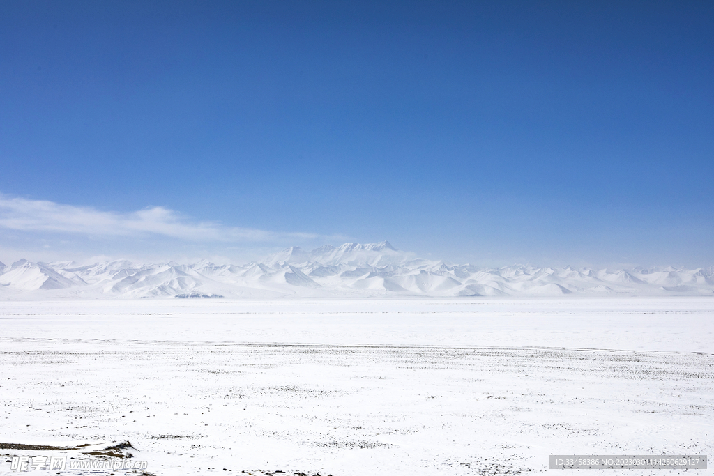 雪山和大地