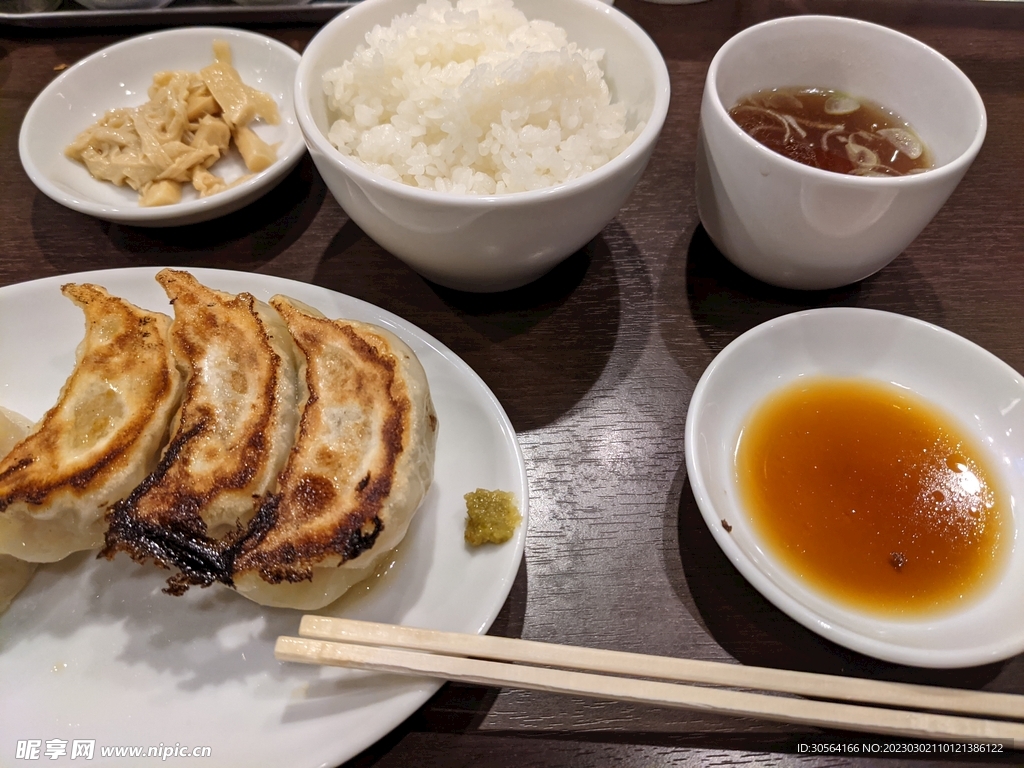 锅贴