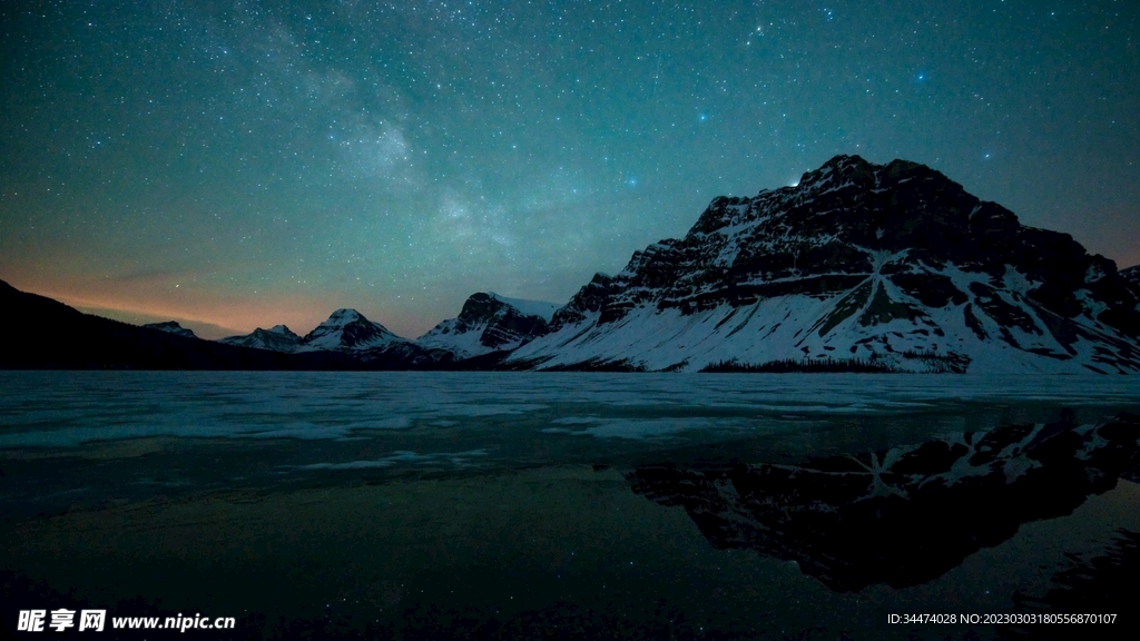 夜色雪山