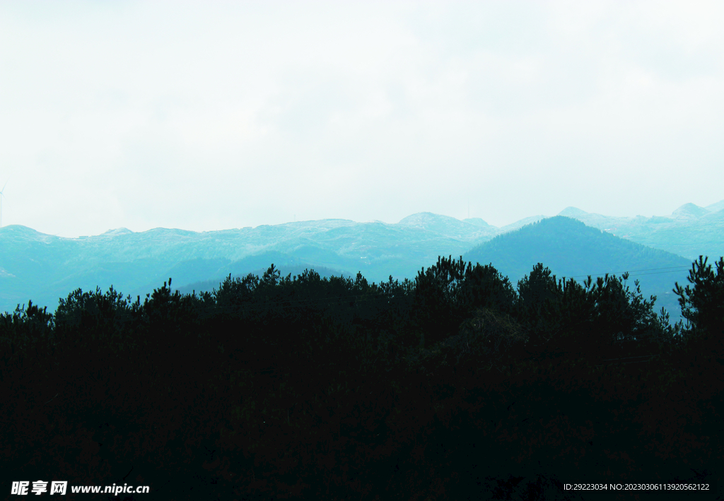 山 