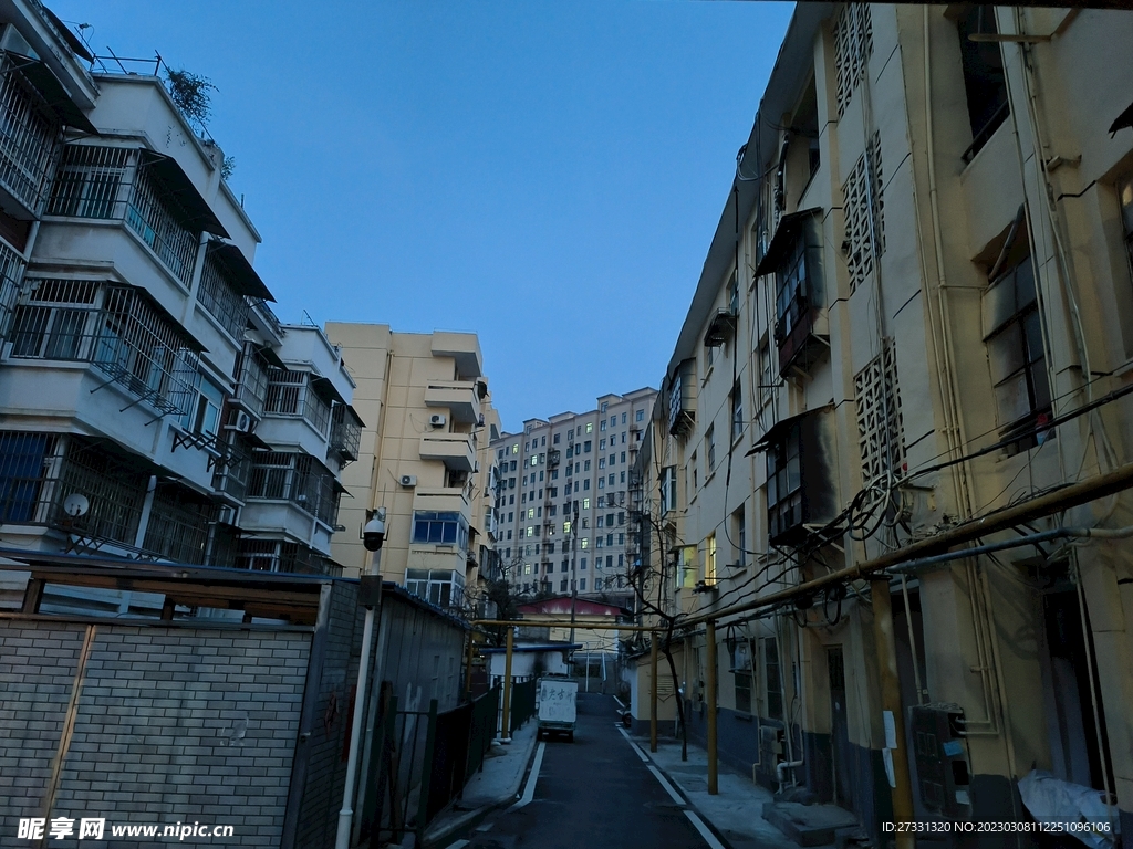 楼道巷子房道楼房小区夜景