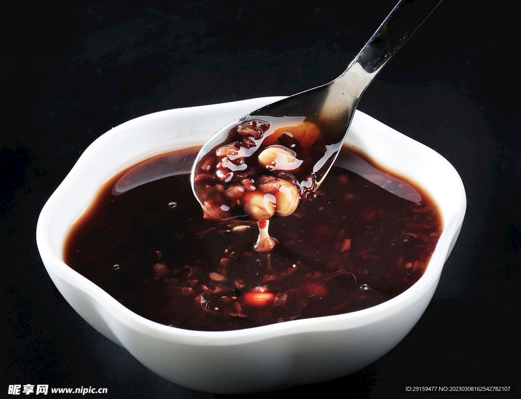 美味的黑米粥高清摄影大图-千库网