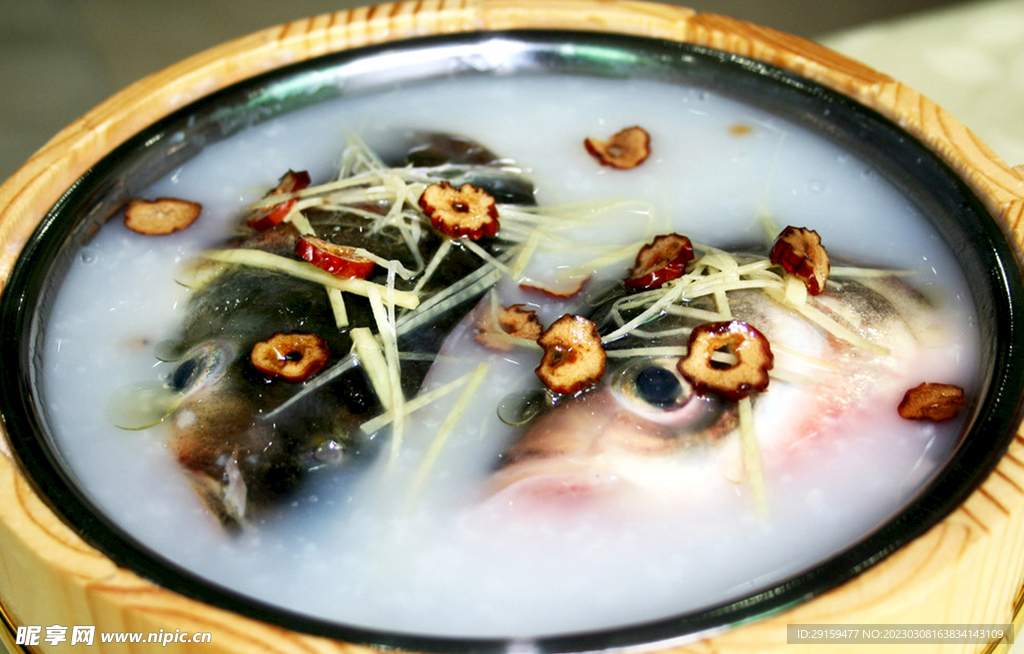 木桶粥水浸鱼头