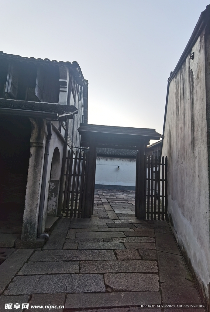 乌镇旅游复古建筑大门门洞