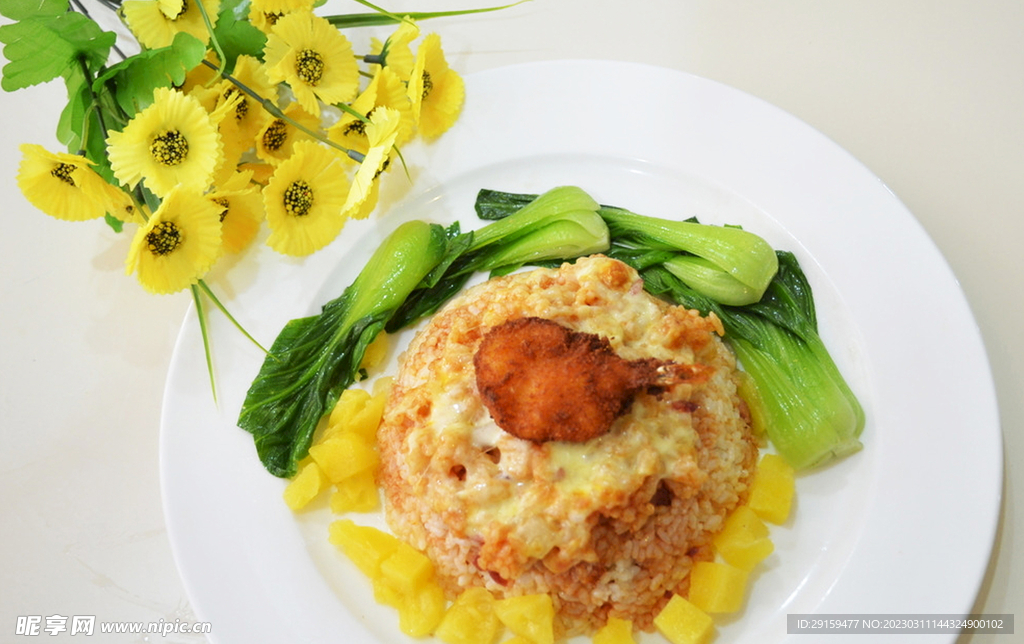 菠萝海鲜焗饭
