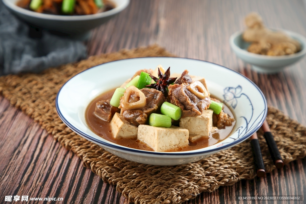 筒骨炖豆腐