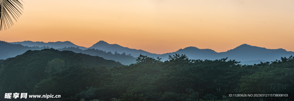 山林背景
