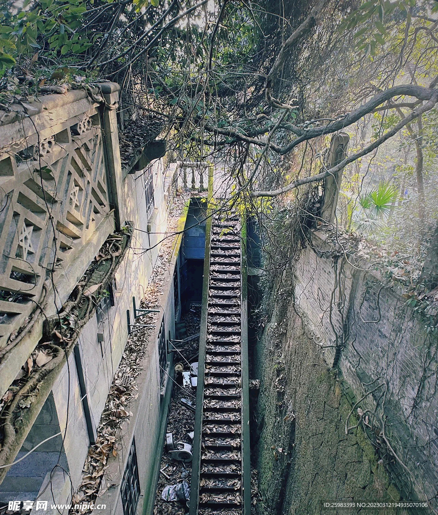 深山古楼